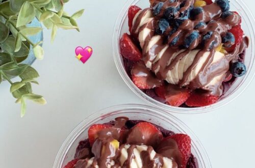 acai bowl sehat dengan buah segar dan granola untuk diet