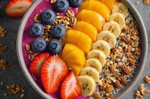 Smoothie bowl sehat dengan buah segar dan granola
